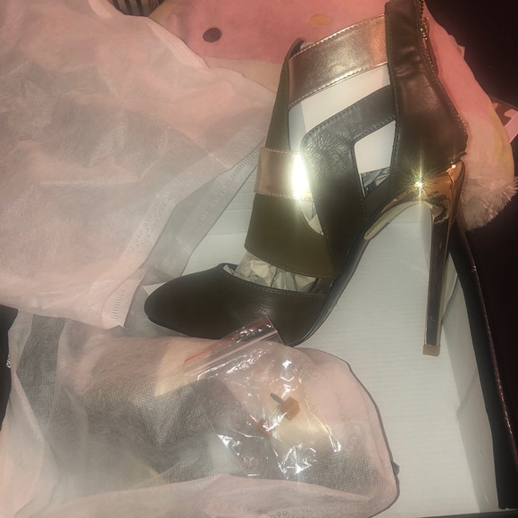 Flawless! Spend $50 and get a Free Gift! BOGO NWT! Over 50%off🔥 - Picture 2 of 3